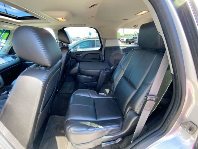 Used 2011 Chevrolet Tahoe LT w/ Luxury Package AWD/4WD image 4