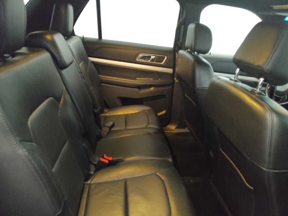 Used 2016 Ford Explorer XLT w/ Equipment Group 202A AWD/4WD image 19
