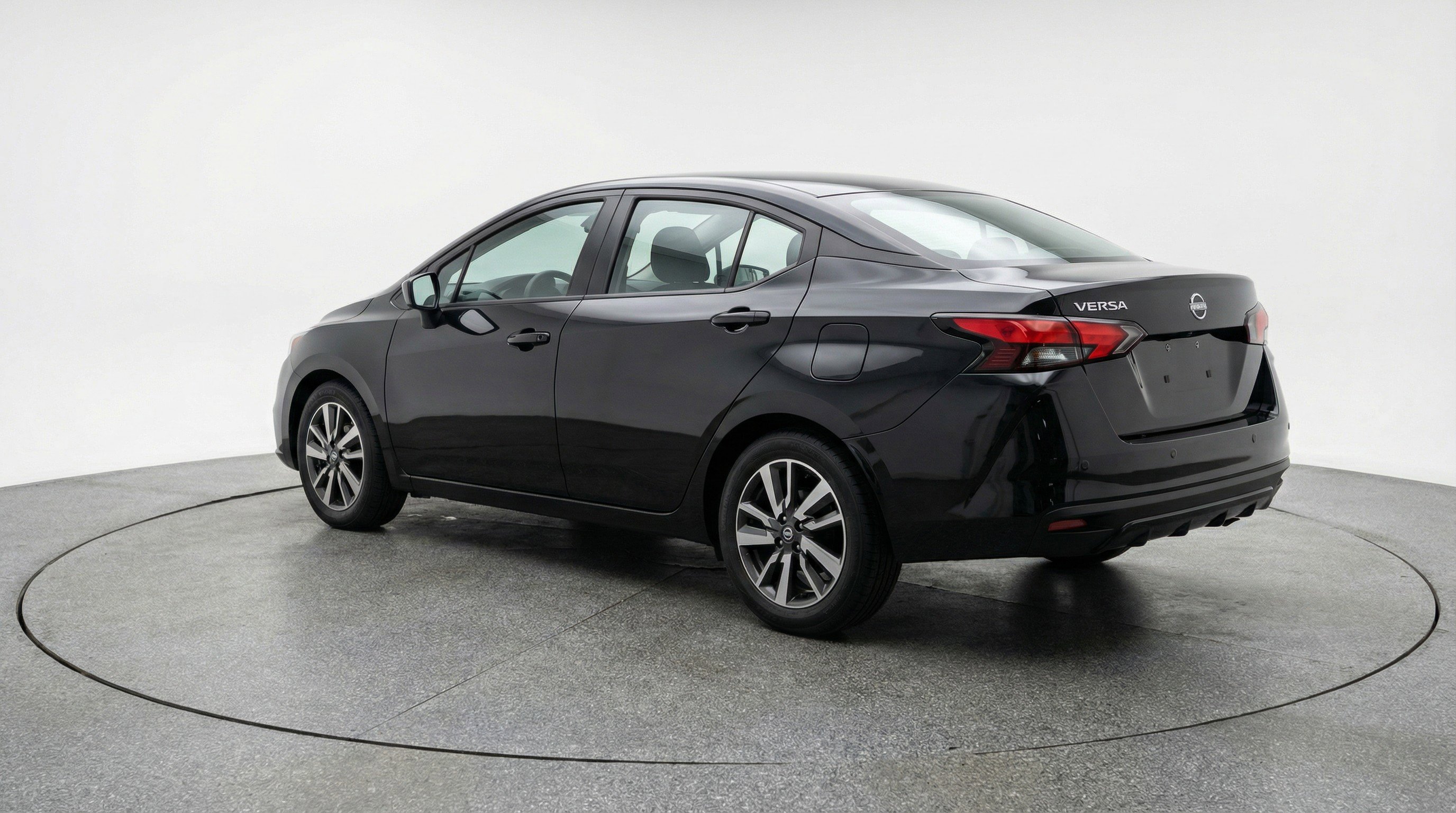 Used 2025 Nissan Versa SV FWD image 6