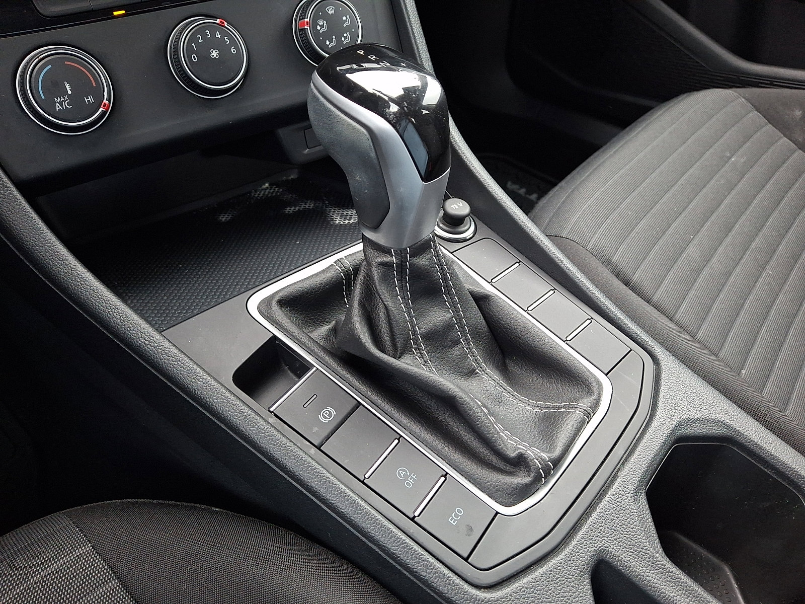 Certified 2024 Volkswagen Jetta S image 14