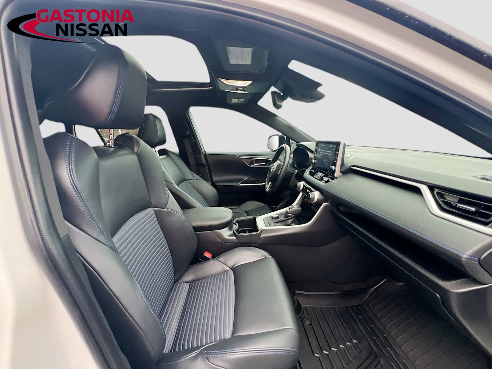 Used 2022 Toyota RAV4 XSE image 38