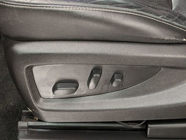 Used 2018 Chevrolet Suburban Premier image 13