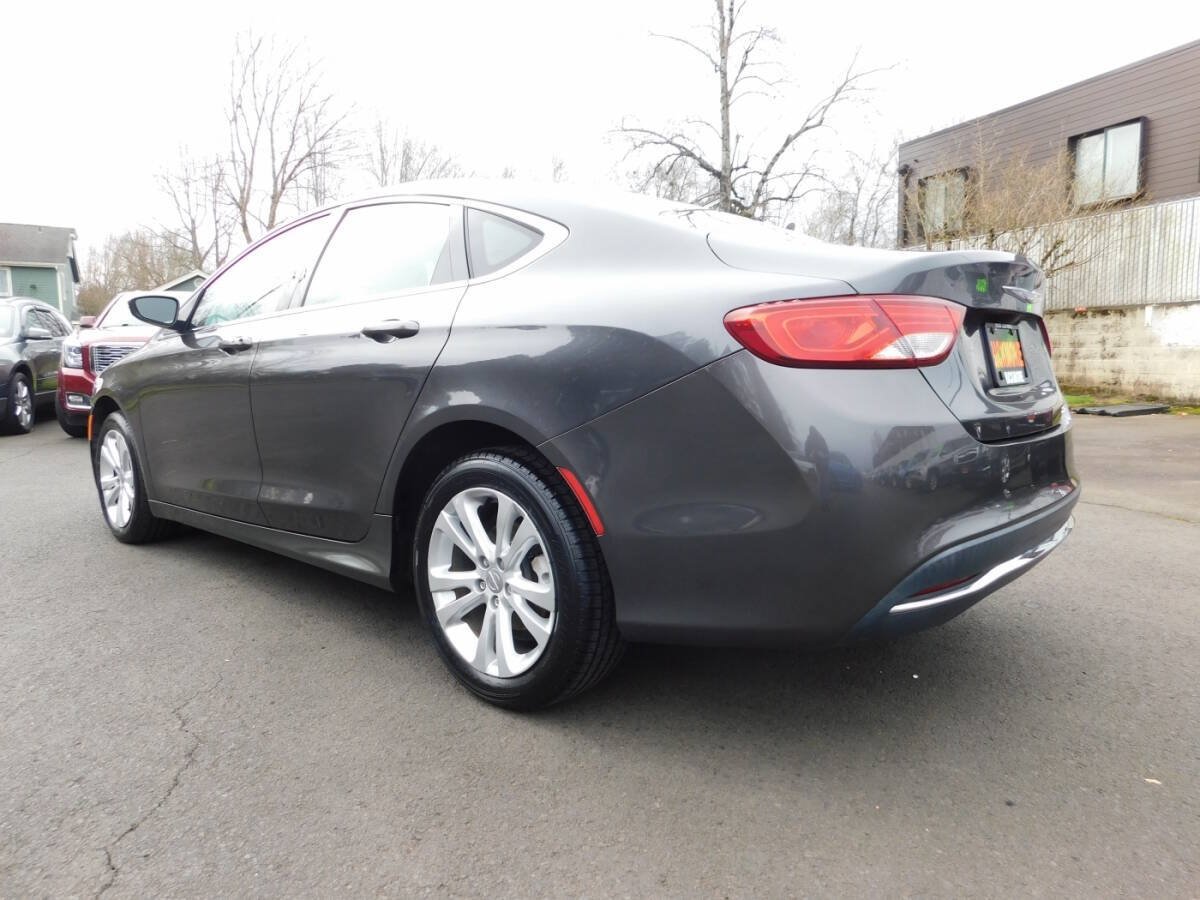 Used 2015 Chrysler 200 Limited w/ Convenience Group FWD image 3