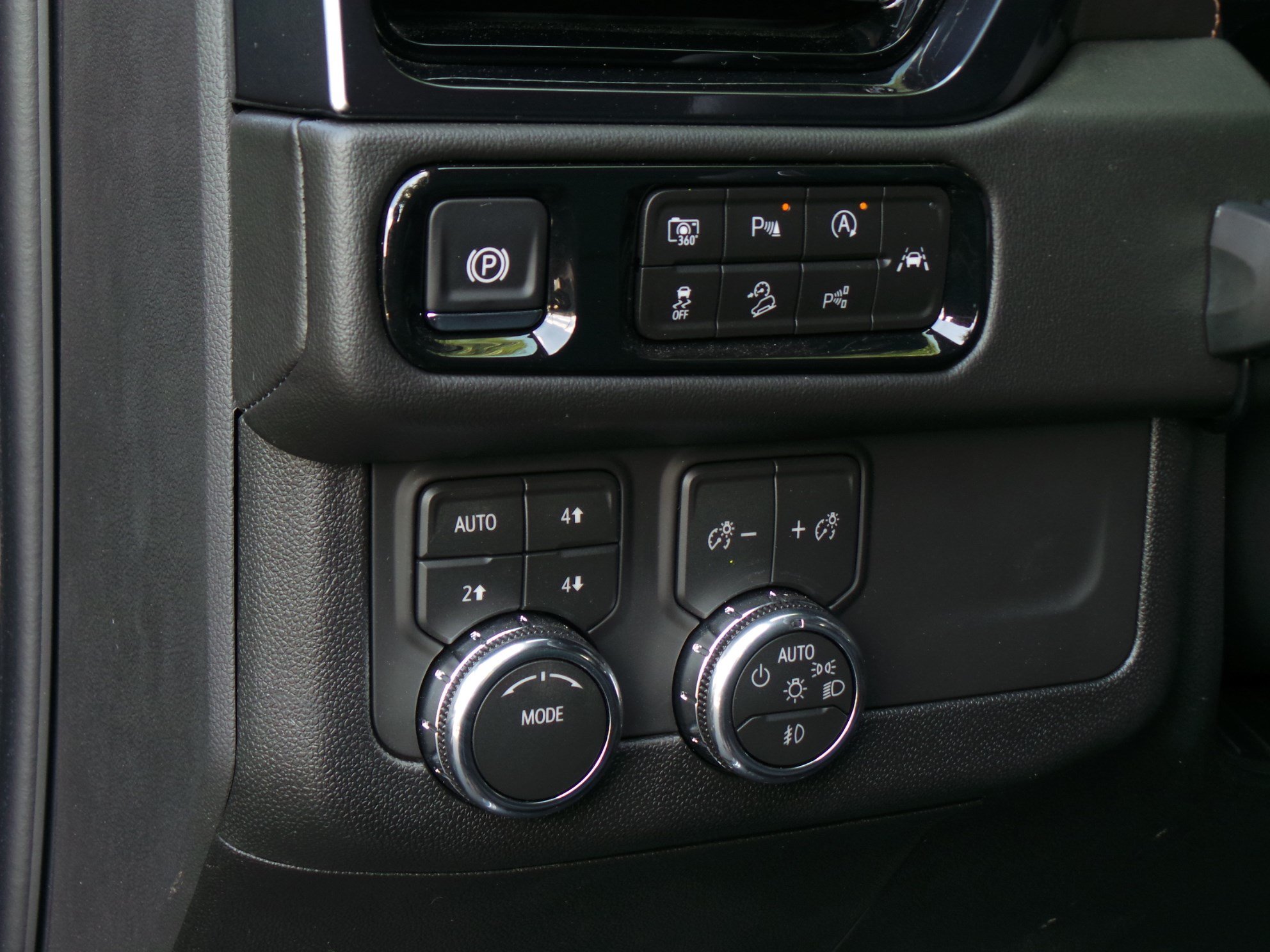 Used 2026 GMC Yukon AT4 AWD/4WD image 19