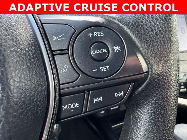 Used 2018 Toyota Camry LE image 26