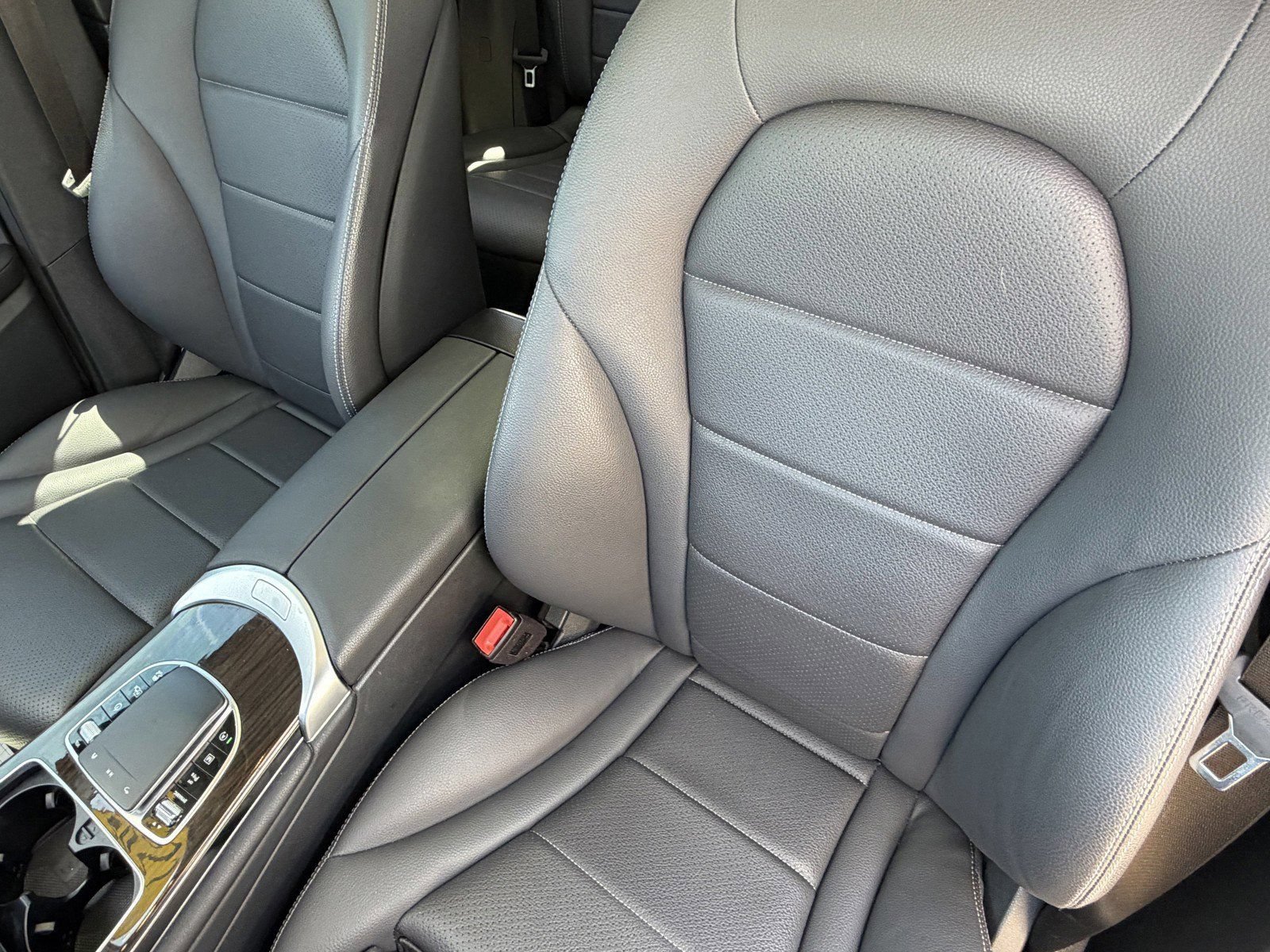 Used 2022 Mercedes-Benz GLC 300 4MATIC image 22