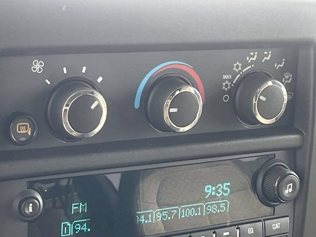 Used 2025 Chevrolet Express 3500 LT w/ LT Preferred Equipment Group RWD image 17
