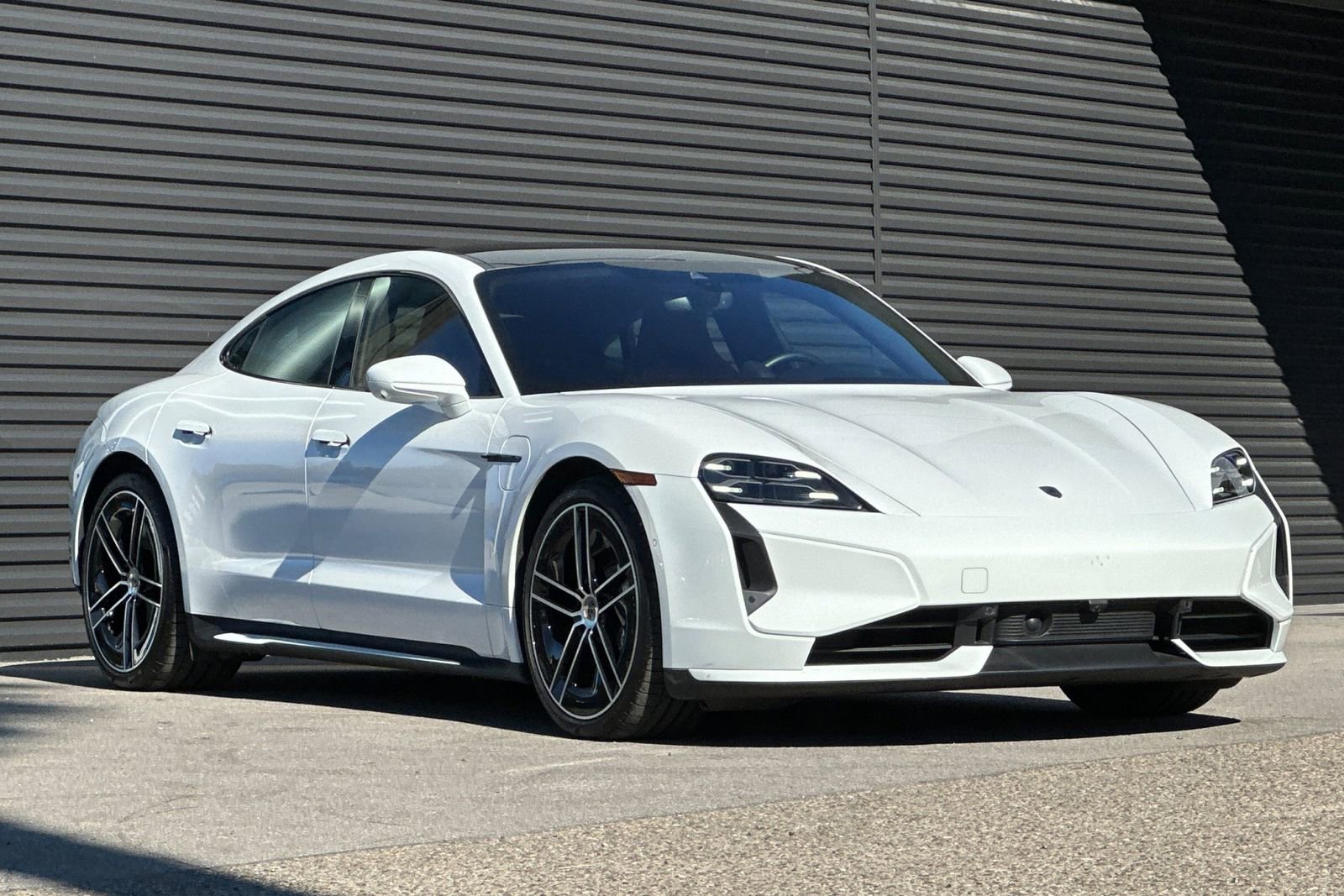 Certified 2025 Porsche Taycan Turbo image 10