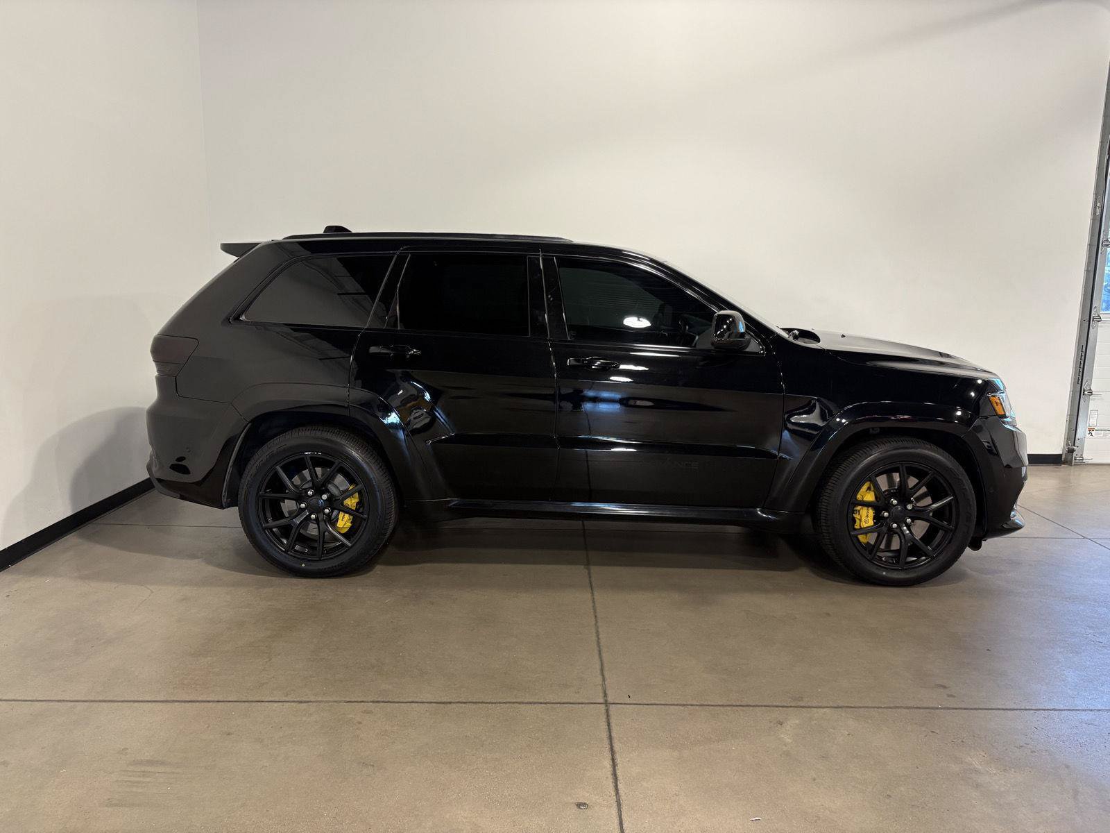 Used 2018 Jeep Grand Cherokee Trackhawk AWD/4WD image 2