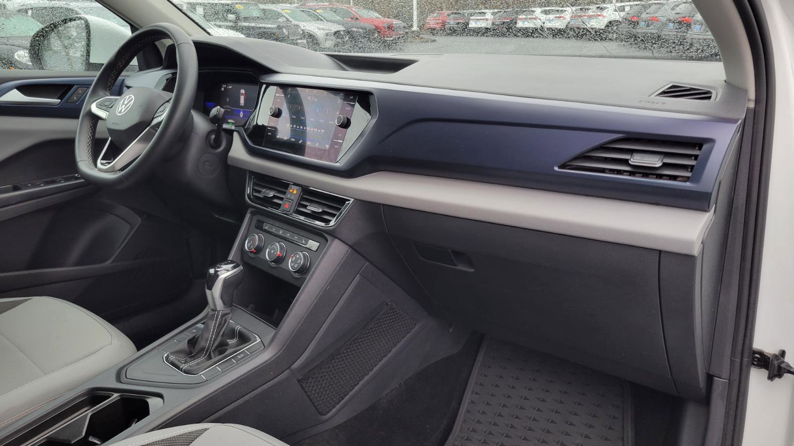 Used 2022 Volkswagen Taos SE w/ Panoramic Sunroof Package image 36