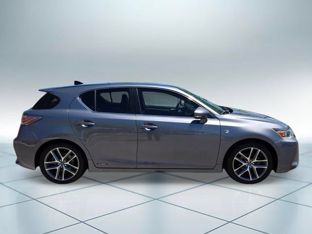 Used 2016 Lexus CT 200h w/ Navigation Package FWD image 4