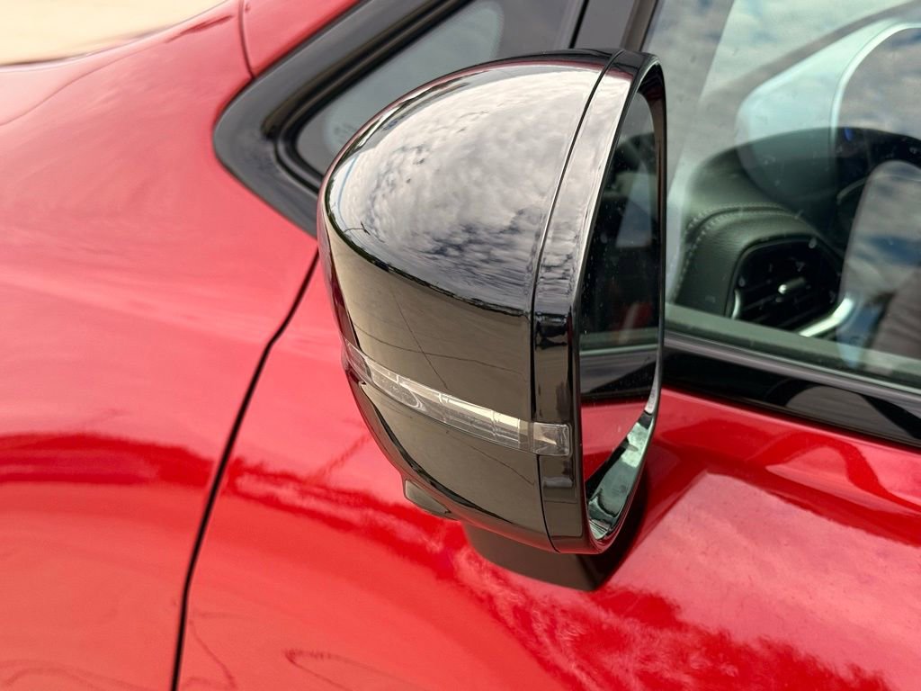 Certified 2025 Chrysler Pacifica Limited image 35