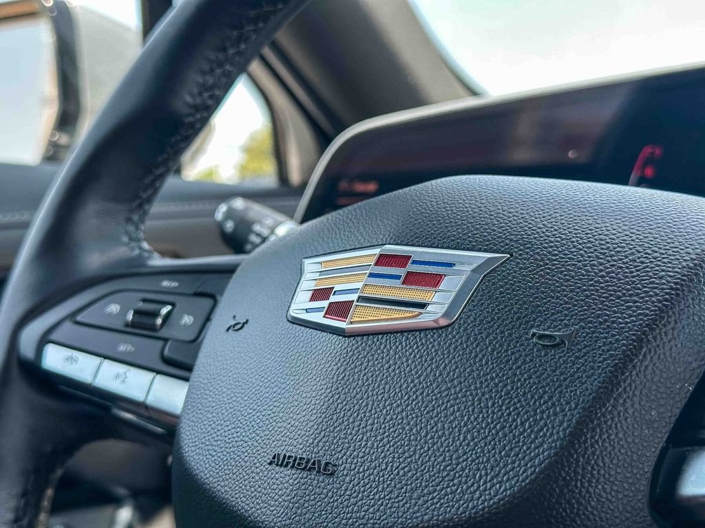 Used 2024 Cadillac XT4 Luxury w/ Cold Weather Package FWD image 29