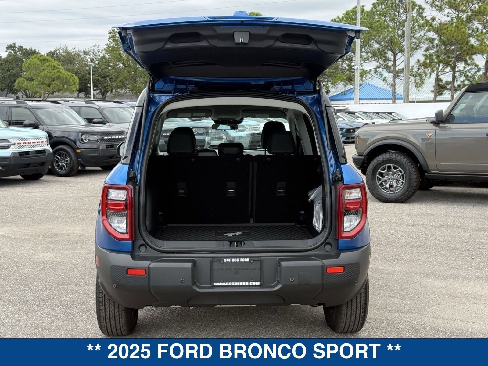 New 2025 Ford Bronco Sport Big Bend w/ Black Appearance Package image 14
