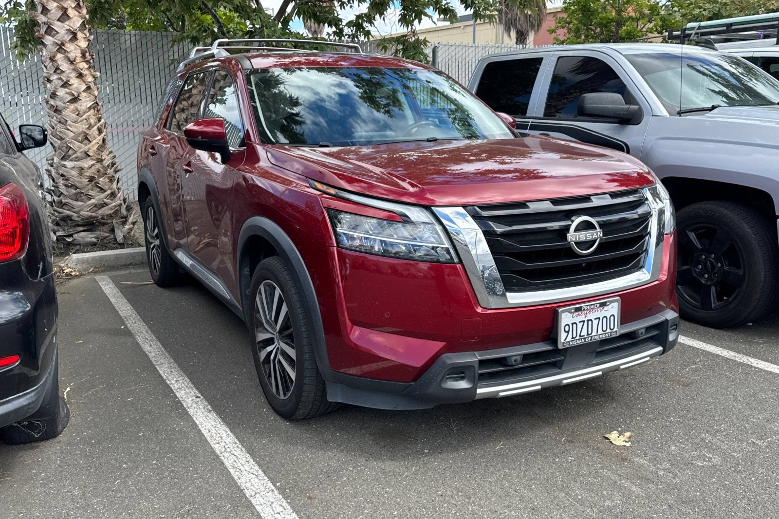 Certified 2023 Nissan Pathfinder Platinum AWD/4WD image 2