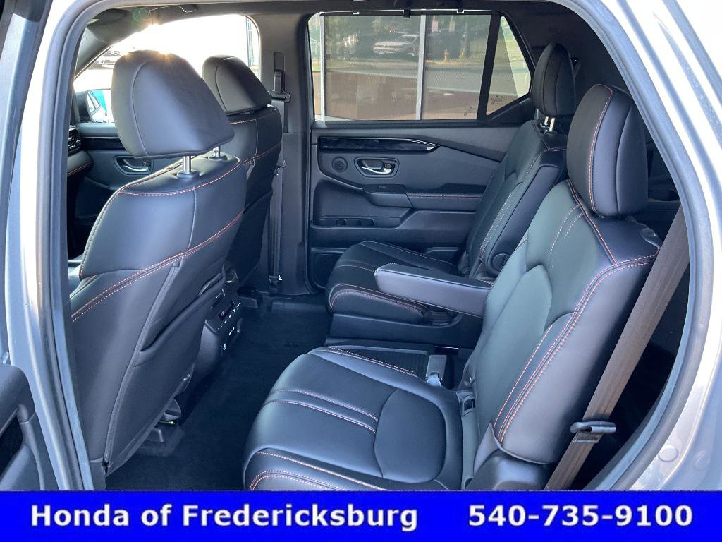 Certified 2025 Honda Pilot TrailSport image 28