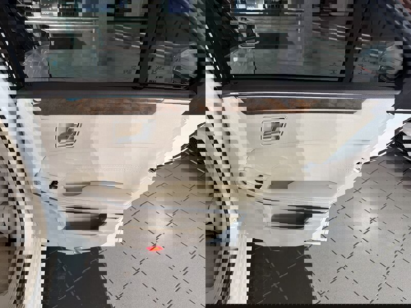 Used 2014 Mercedes-Benz E 350 4MATIC Sedan image 27