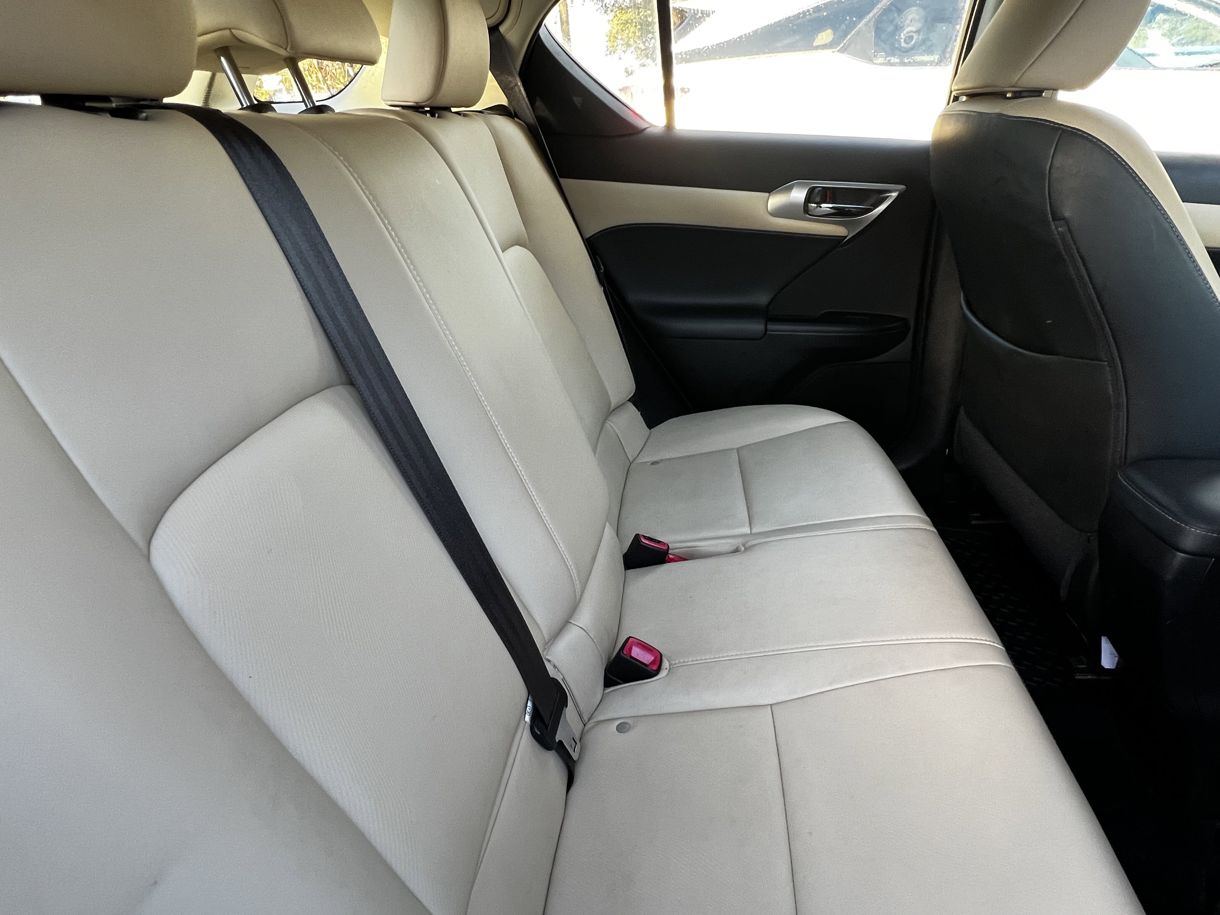 Used 2015 Lexus CT 200h w/ Navigation Package image 42