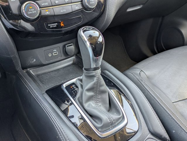 Used 2018 Nissan Rogue SL w/ Premium Package FWD image 12