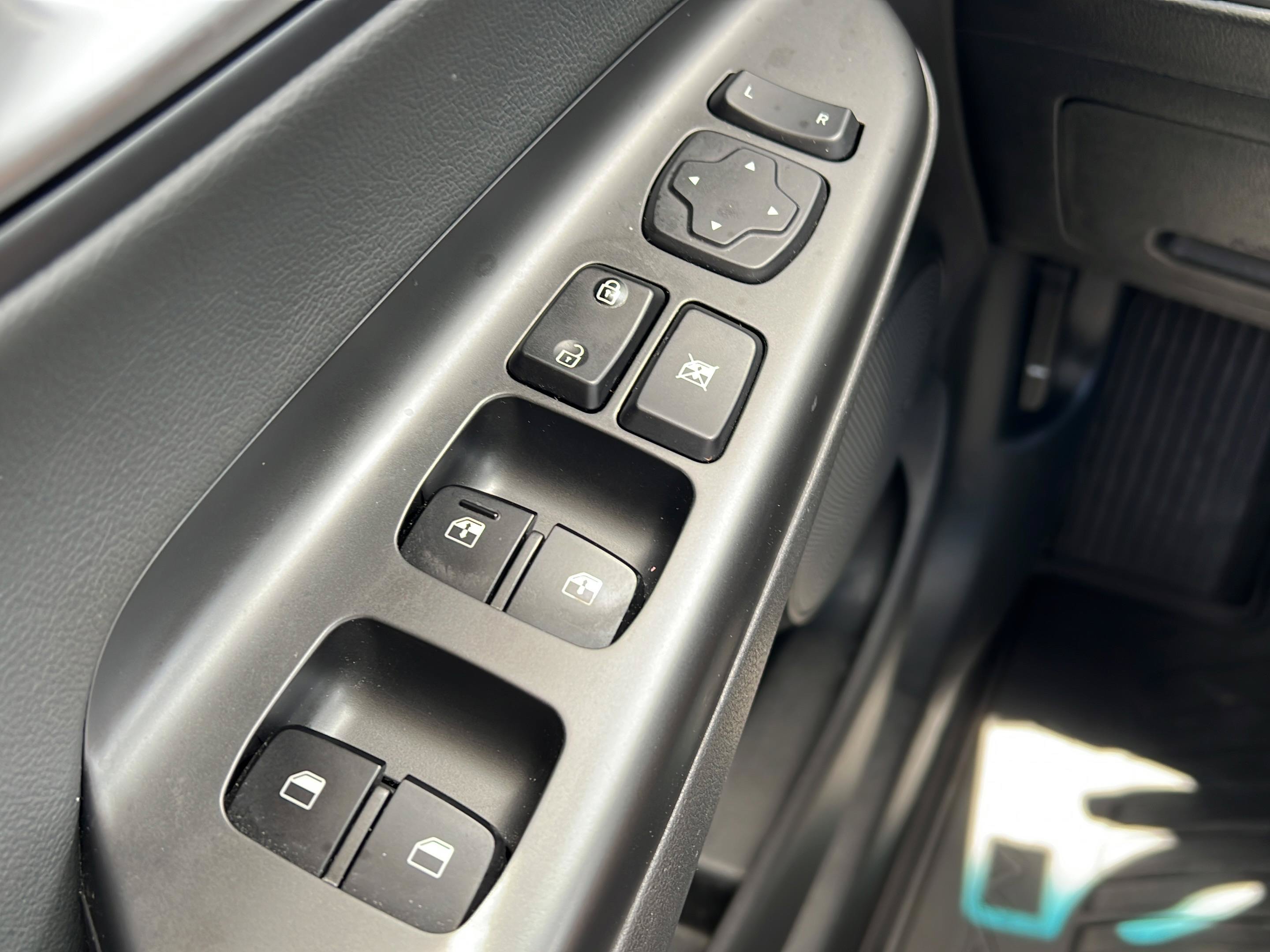 Certified 2023 Hyundai Kona Limited FWD image 21