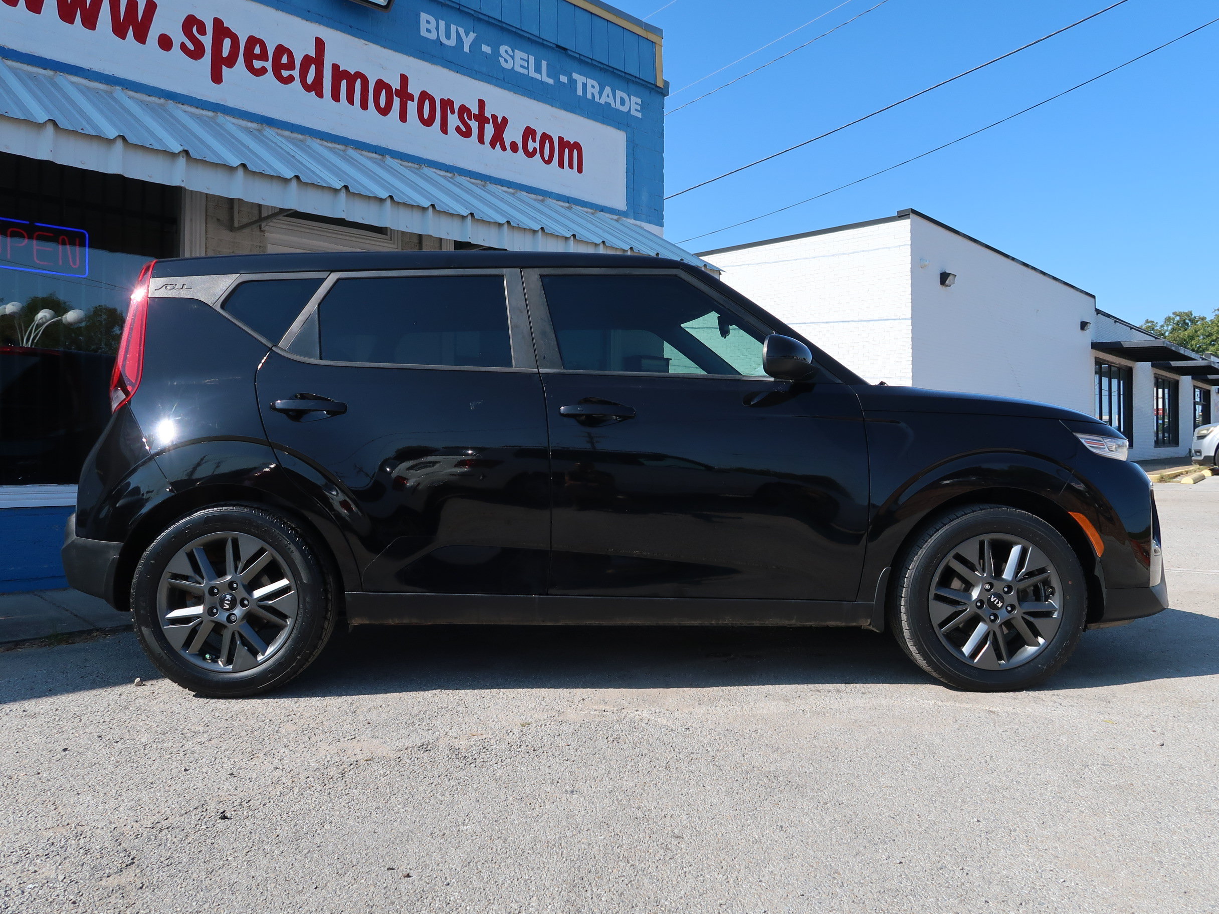Used 2020 Kia Soul EX FWD image 6
