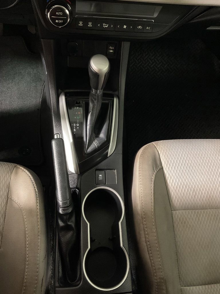 Used 2015 Toyota Corolla LE FWD image 28