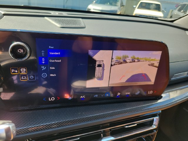 New 2027 Chevrolet Traverse Z71 w/ Enhanced Driving Package AWD/4WD image 32