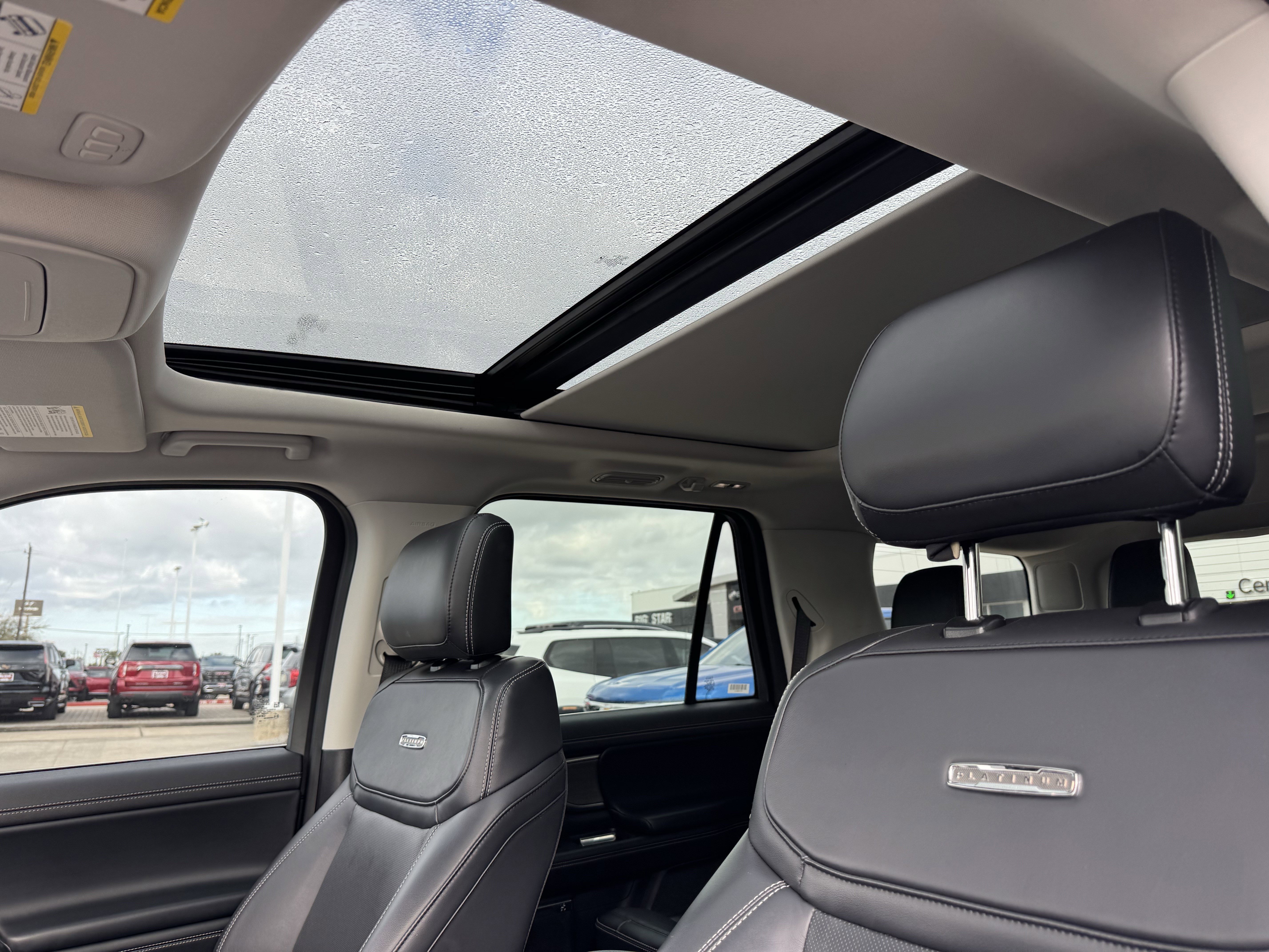 Used 2025 Ford Expedition Platinum AWD/4WD image 27