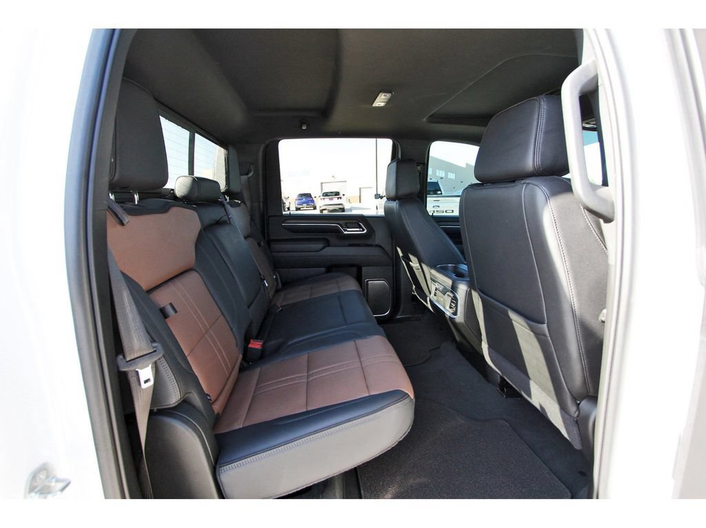Used 2024 Chevrolet Silverado 2500 High Country w/ Technology Package AWD/4WD image 10
