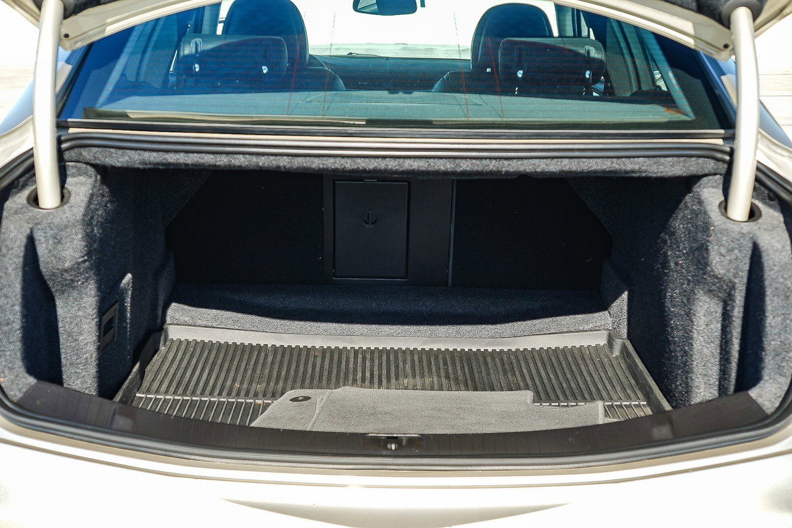 Used 2013 Cadillac XTS Luxury w/ Driver Awareness Package image 29