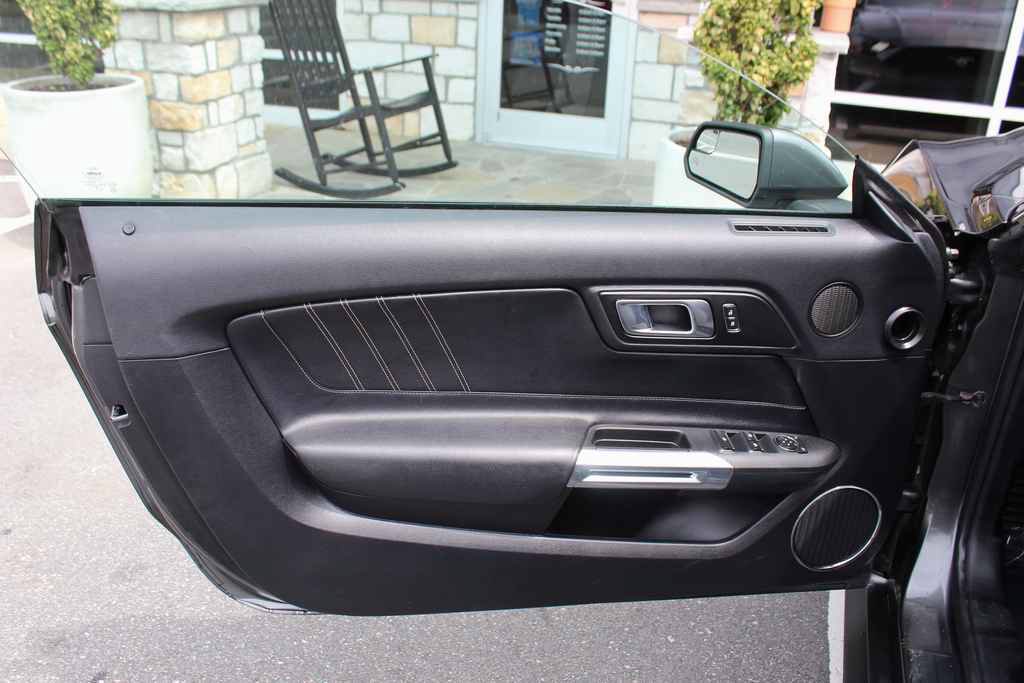 Used 2018 Ford Mustang Premium RWD image 12