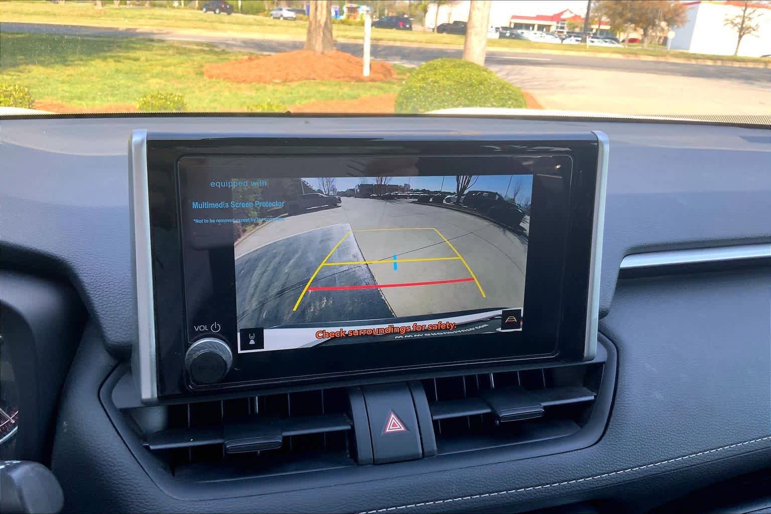Used 2025 Toyota RAV4 XLE FWD image 28