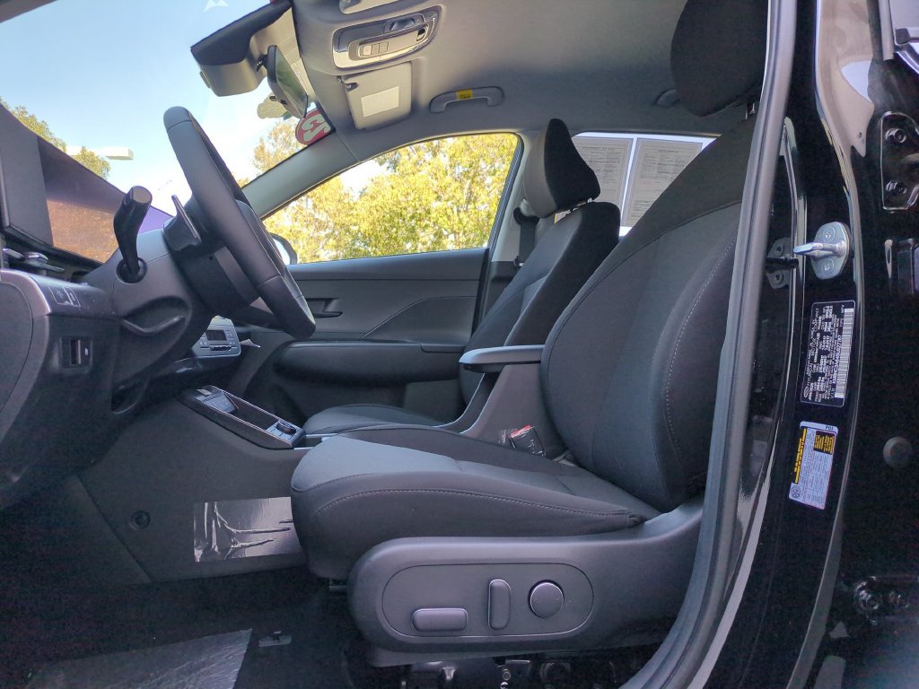 Used 2025 Hyundai Kona SEL FWD image 20