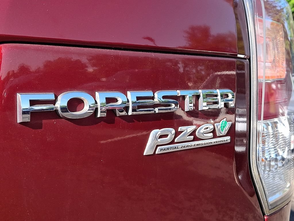 Used 2017 Subaru Forester 2.5i Premium w/ All-Weather Package AWD/4WD image 4