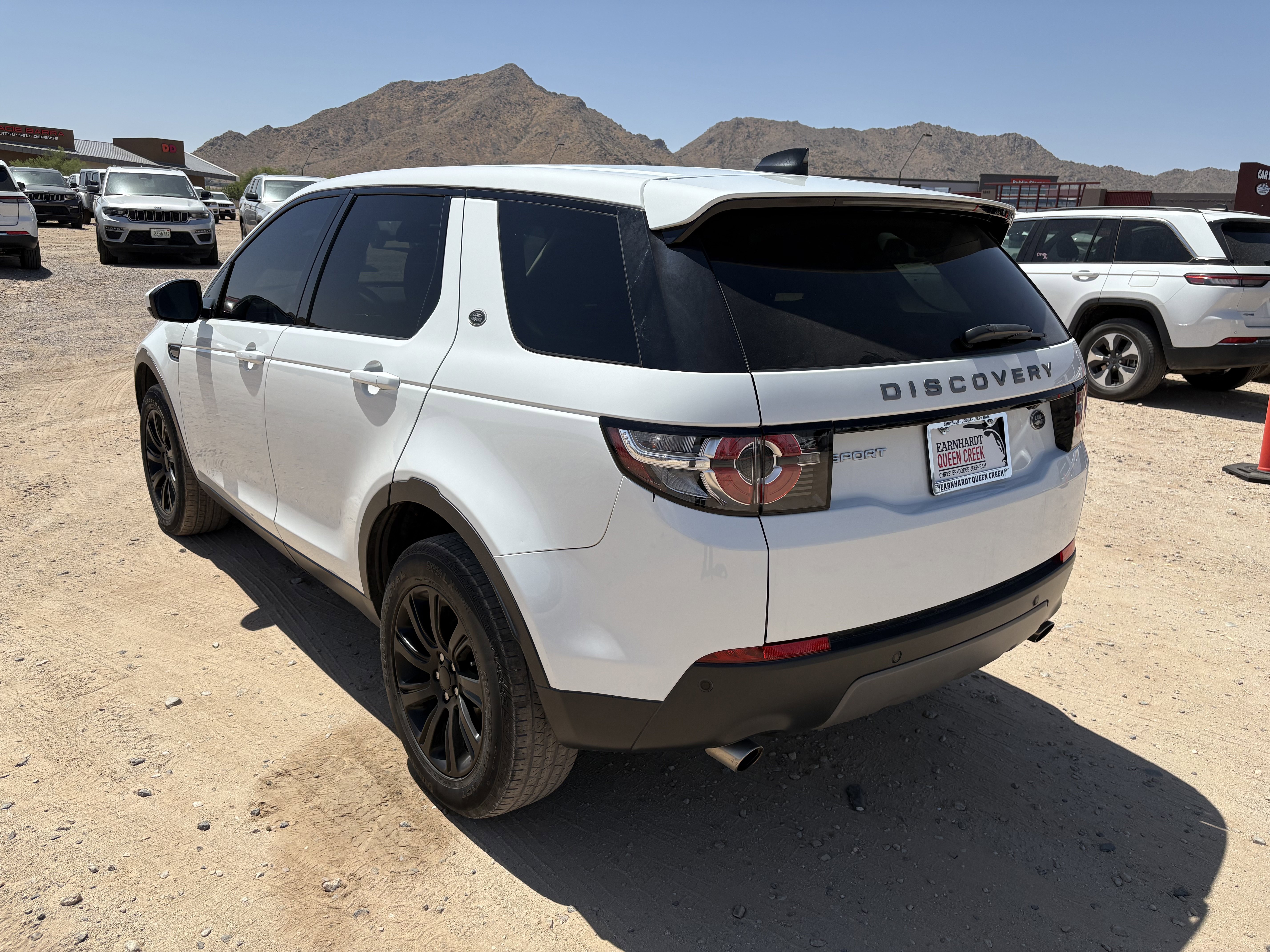 Used 2017 Land Rover Discovery Sport SE AWD/4WD image 3