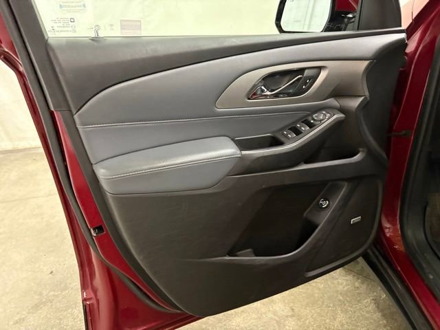 Used 2018 Chevrolet Traverse LT w/ LPO, Floor Liner Package AWD/4WD image 34