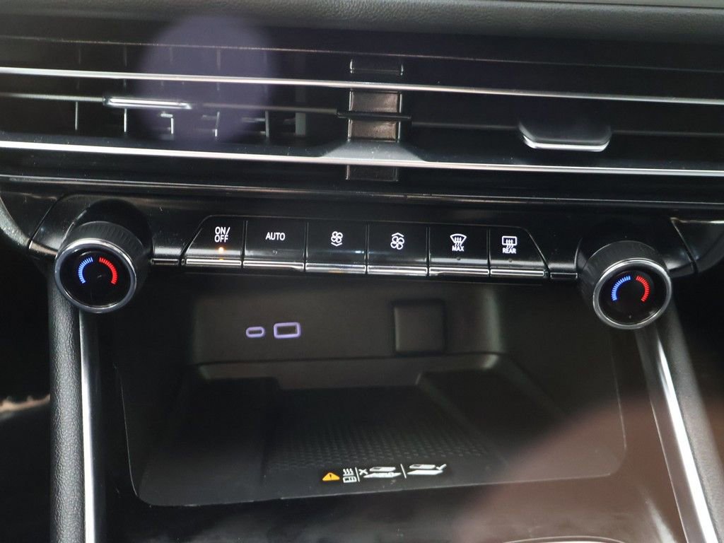 Used 2025 Chevrolet Traverse LT w/ Driver Confidence Package FWD image 50