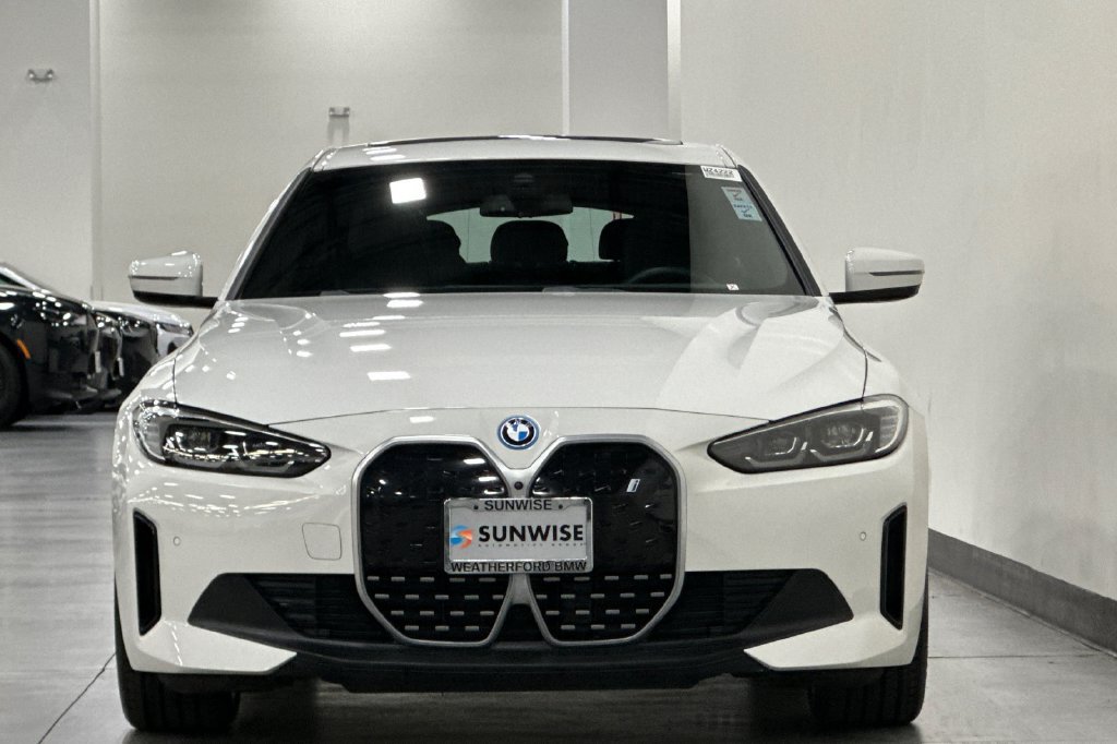 Used 2023 BMW i4 eDrive40 w/ Premium Package RWD image 9