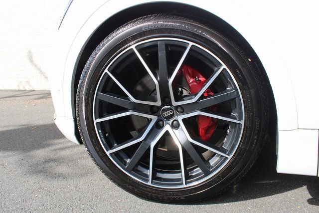 Used 2019 Audi Q8 Prestige w/ Luxury Package image 15