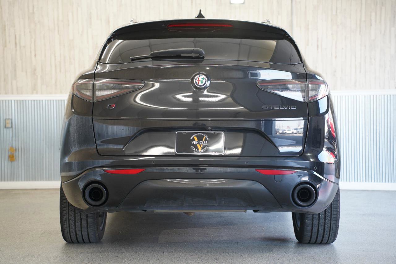 Used 2021 Alfa Romeo Stelvio Ti Sport AWD/4WD image 9