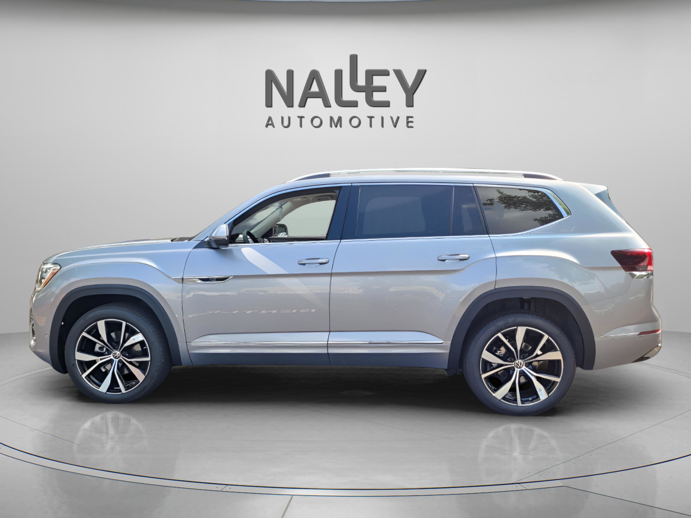New 2026 Volkswagen Atlas SEL Premium R-Line image 2