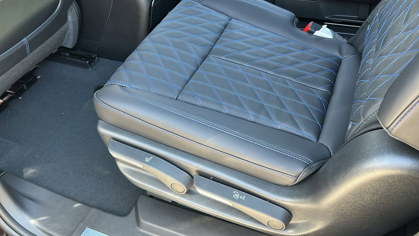 New 2025 Cadillac Escalade IQ Sport 1 w/ Smart Trailering package image 19