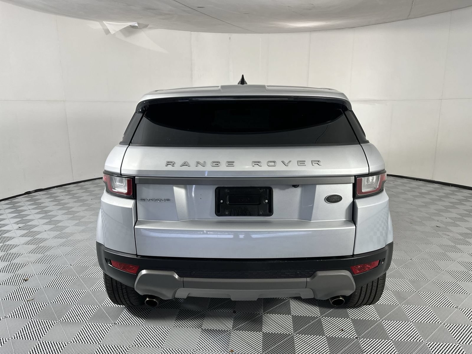 Used 2017 Land Rover Range Rover Evoque SE AWD/4WD image 7