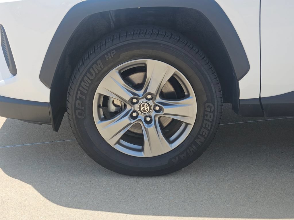 Used 2024 Toyota RAV4 XLE FWD image 16