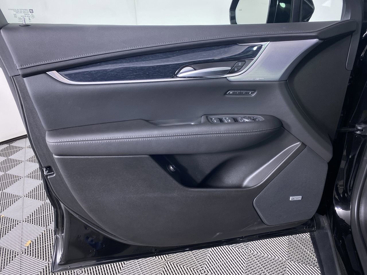Certified 2025 Cadillac XT5 Premium Luxury FWD image 21