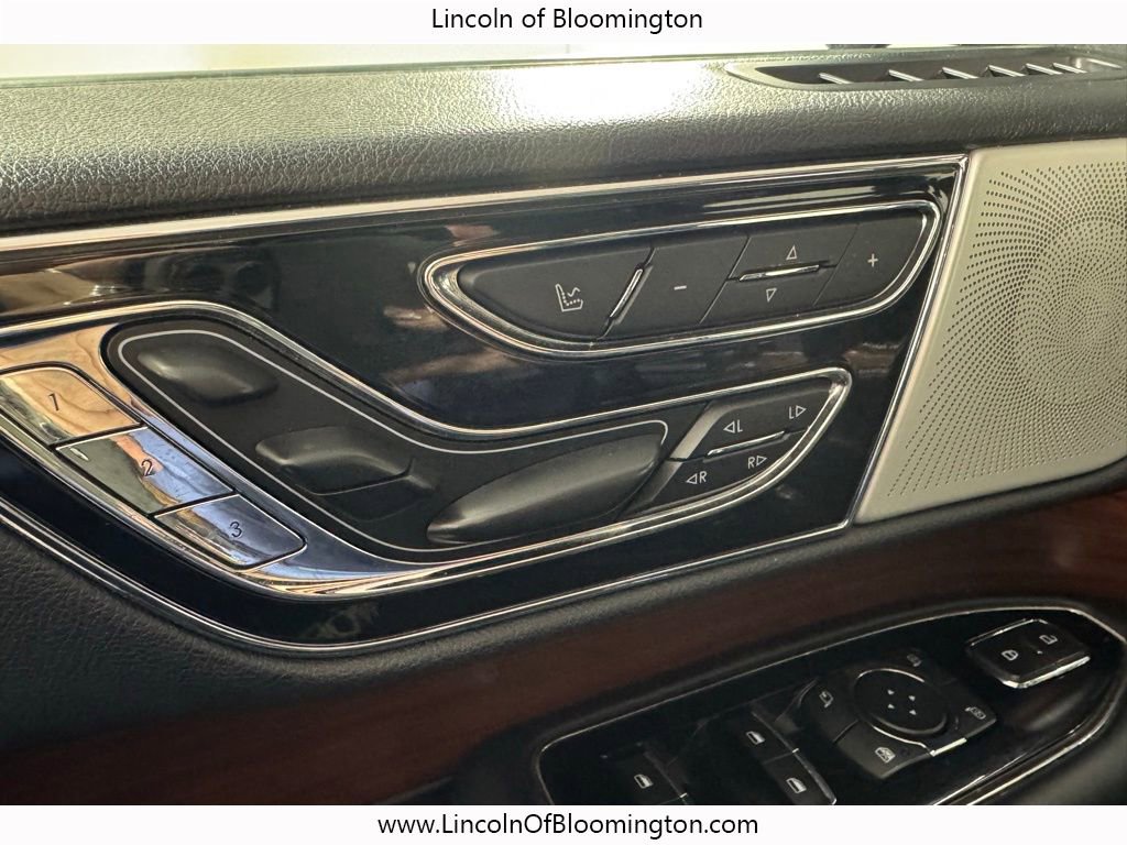 Used 2019 Lincoln Navigator L Reserve image 35