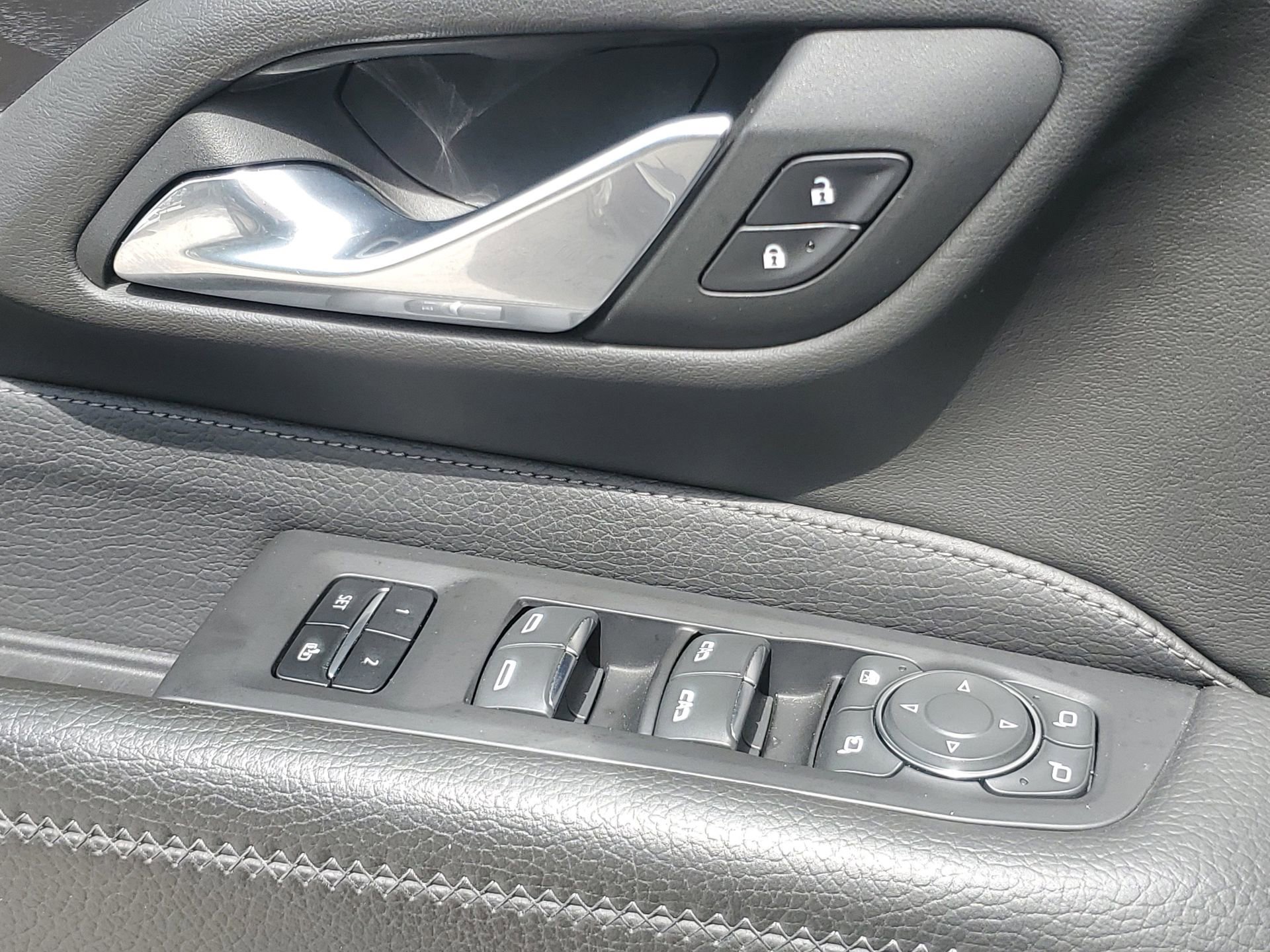 Used 2023 GMC Yukon XL Denali image 19