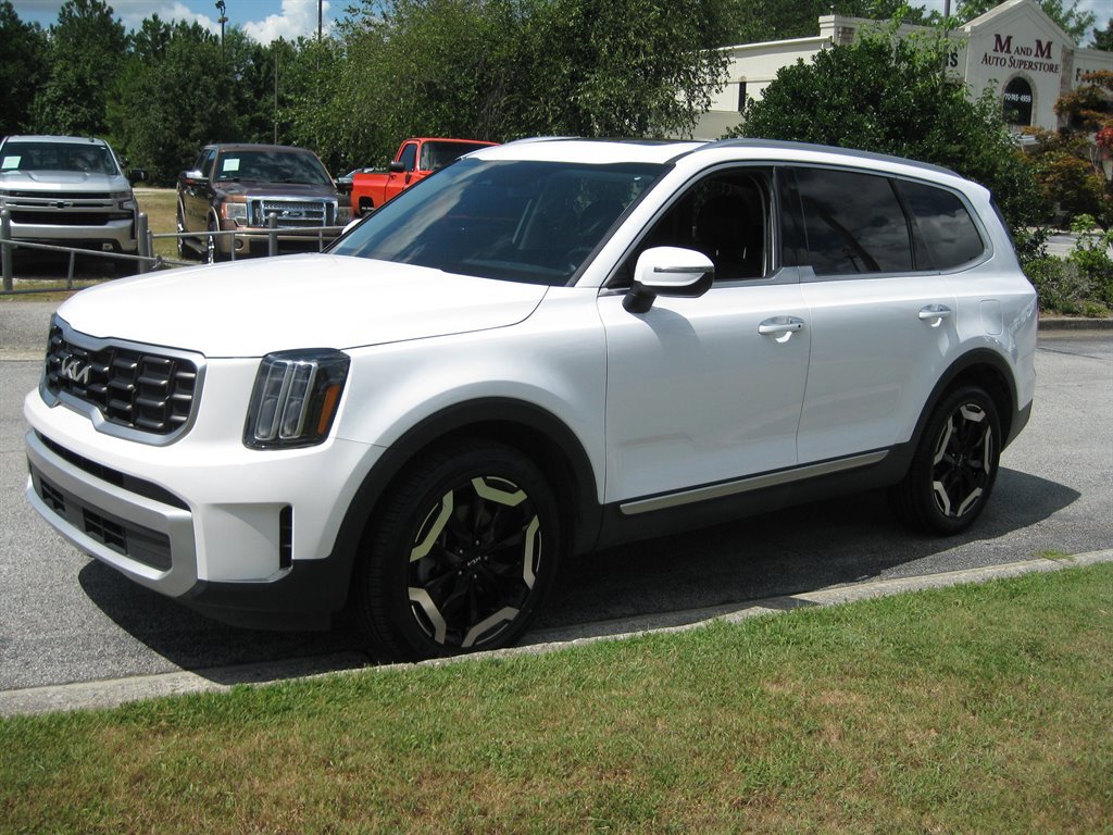 Used 2023 Kia Telluride S w/ S Sunroof Package image 3