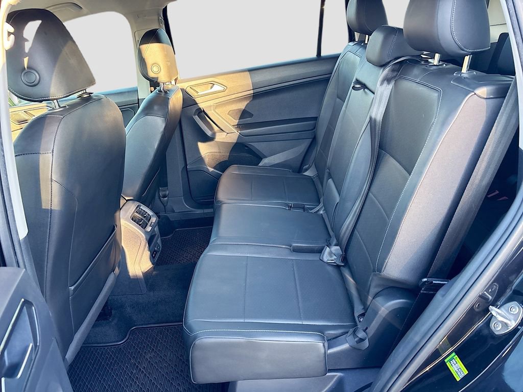 Used 2018 Volkswagen Tiguan SE w/ Front Fog Lights Package image 23