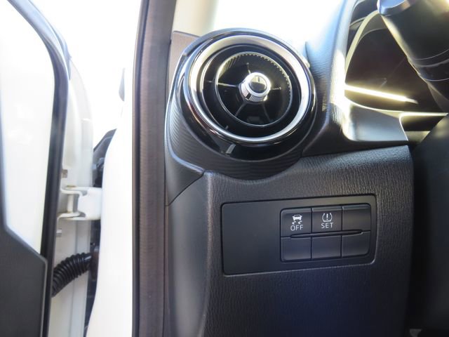 Used 2019 Toyota Yaris LE FWD image 30